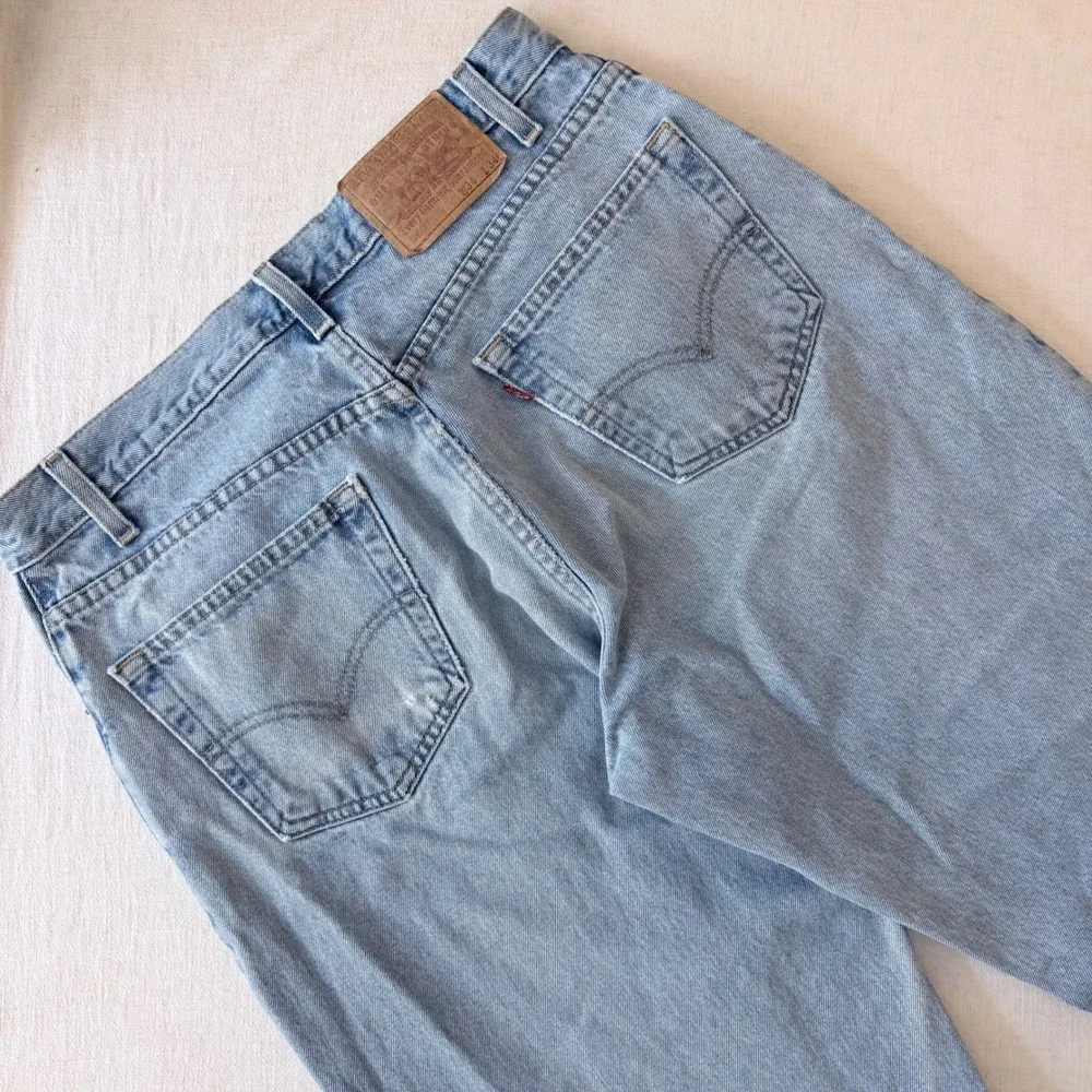 Levis measurements waist